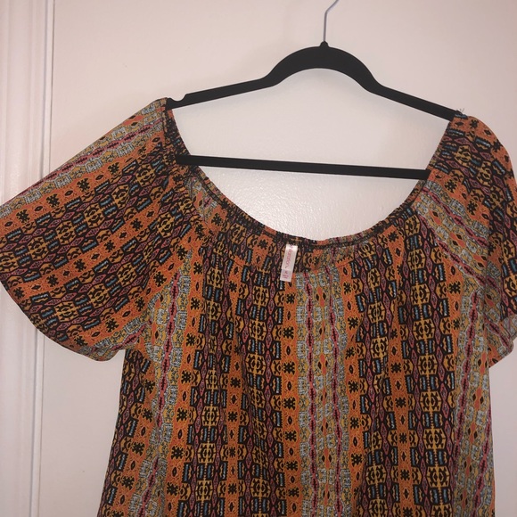 Patterned top - Picture 3 of 4